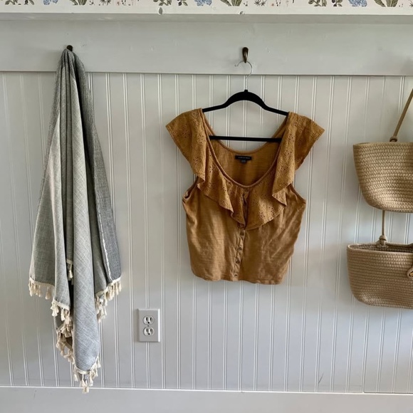 Women's American Eagle Blouse - Picture 2 of 3